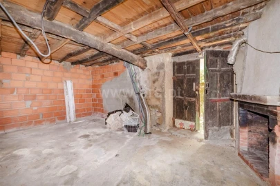 Moradia T2 para Venda em Telhado