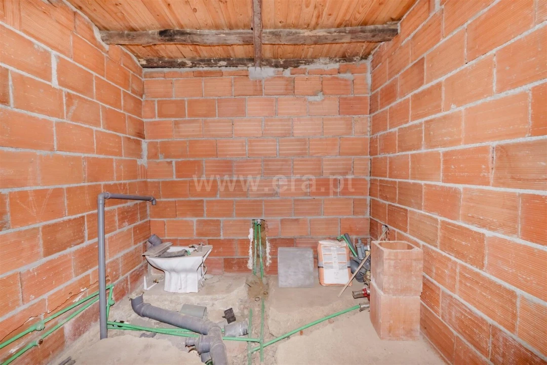 Moradia T2 para Venda em Telhado Foto 14