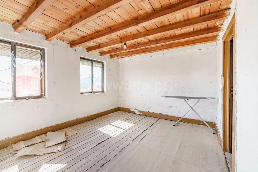 Moradia T2 para Venda em Telhado Foto 6
