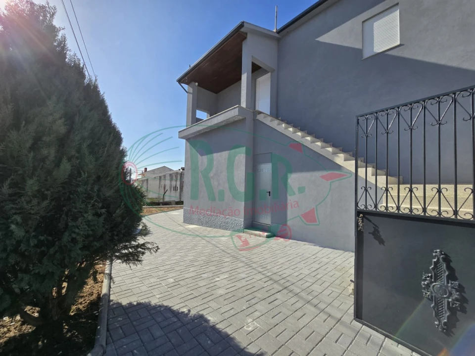 Moradia T3 para Venda em Gondomar (São Cosme), Valbom e Jovim Foto 1