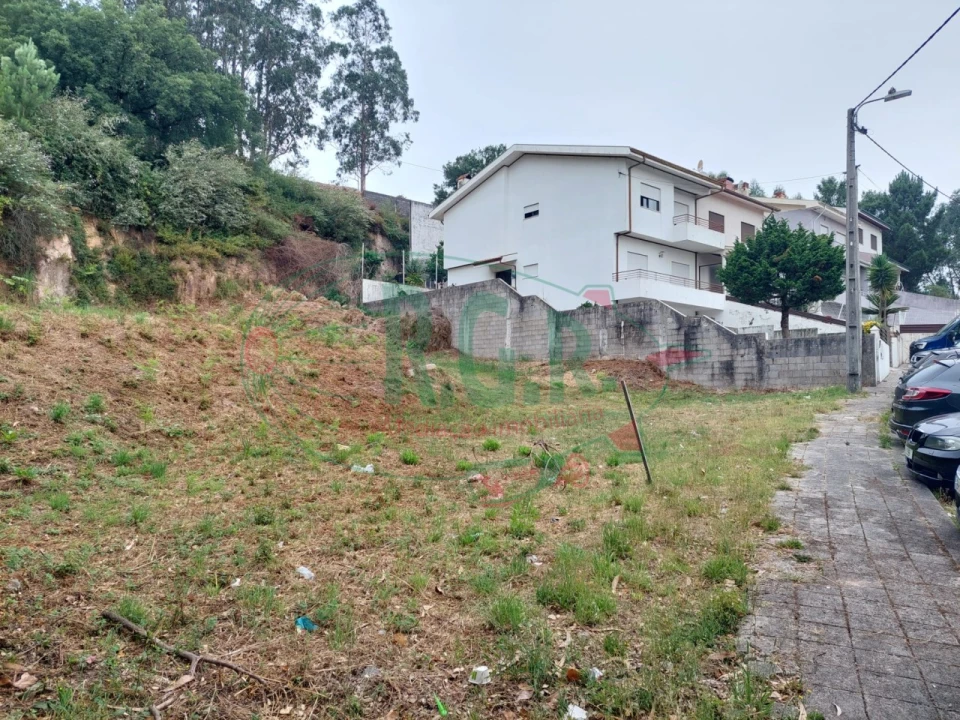 Terreno para Venda em Fânzeres e São Pedro da Cova Foto 6
