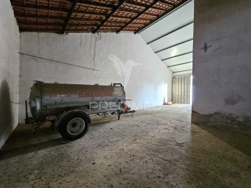 Armazém para Venda em Castro Verde e Casével