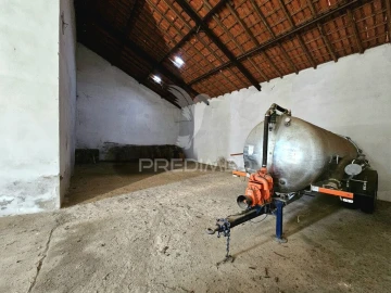 Armazém para Venda em Castro Verde e Casével