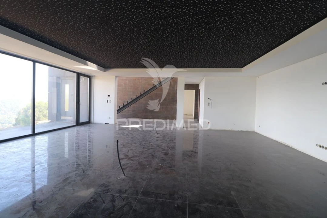 Moradia T4 para Venda em Ribeira do Neiva Foto 2