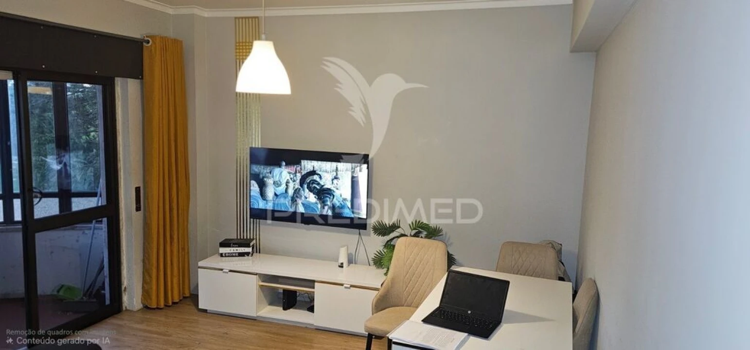 Apartamento T1 para Venda em Rio de Mouro Foto 3