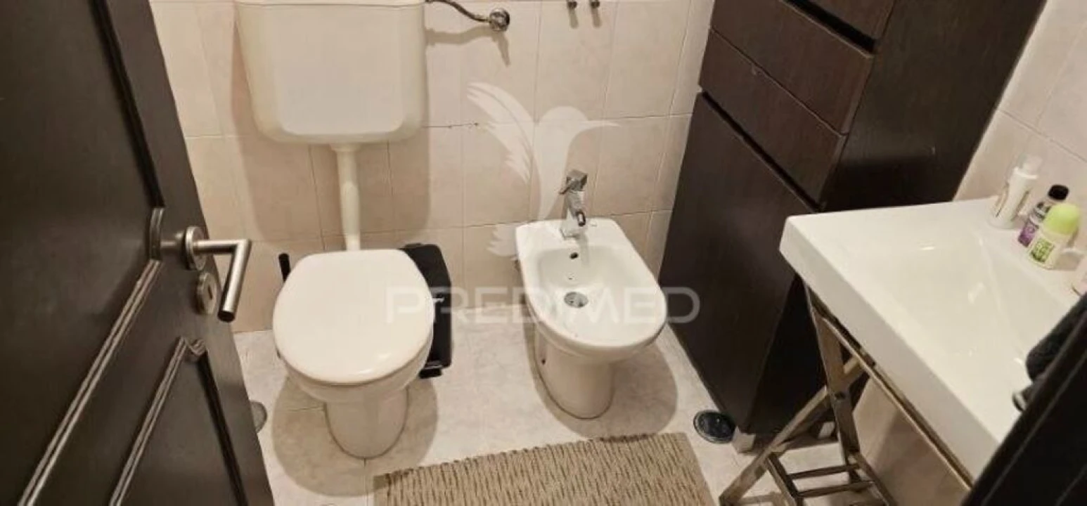 Apartamento T1 para Venda em Rio de Mouro Foto 6
