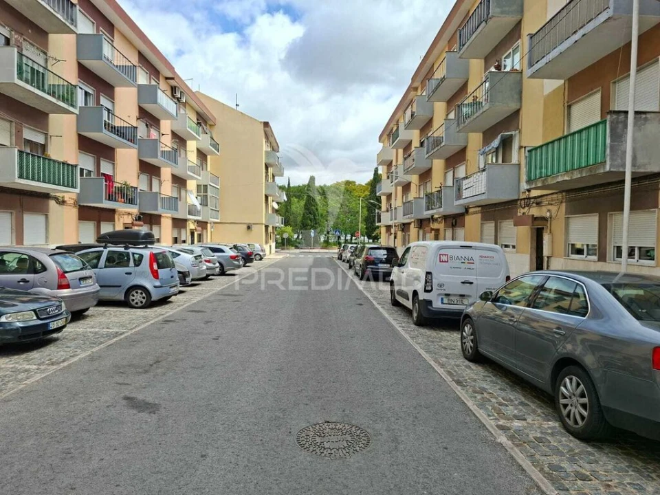 Apartamento T2 para Venda em Baixa da Banheira e Vale da Amoreira Foto 1