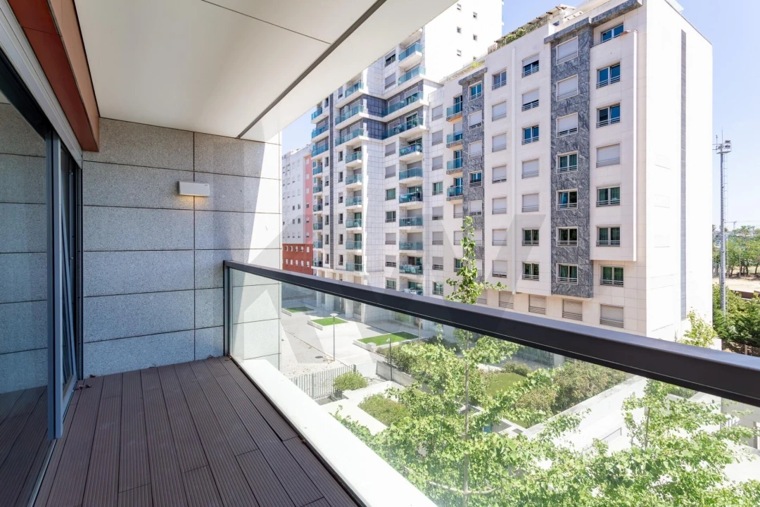 Apartamento T3 para Arrendamento em Alvalade Foto 6