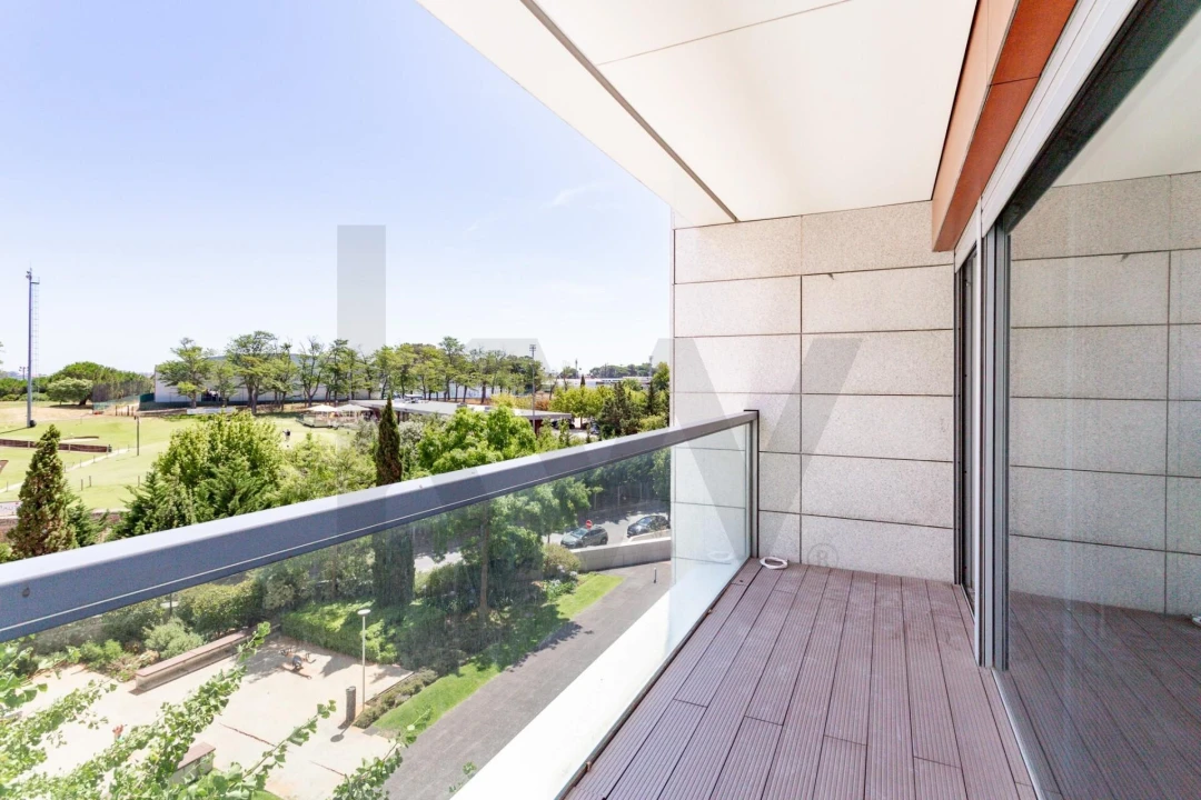 Apartamento T3 para Arrendamento em Alvalade Foto 4
