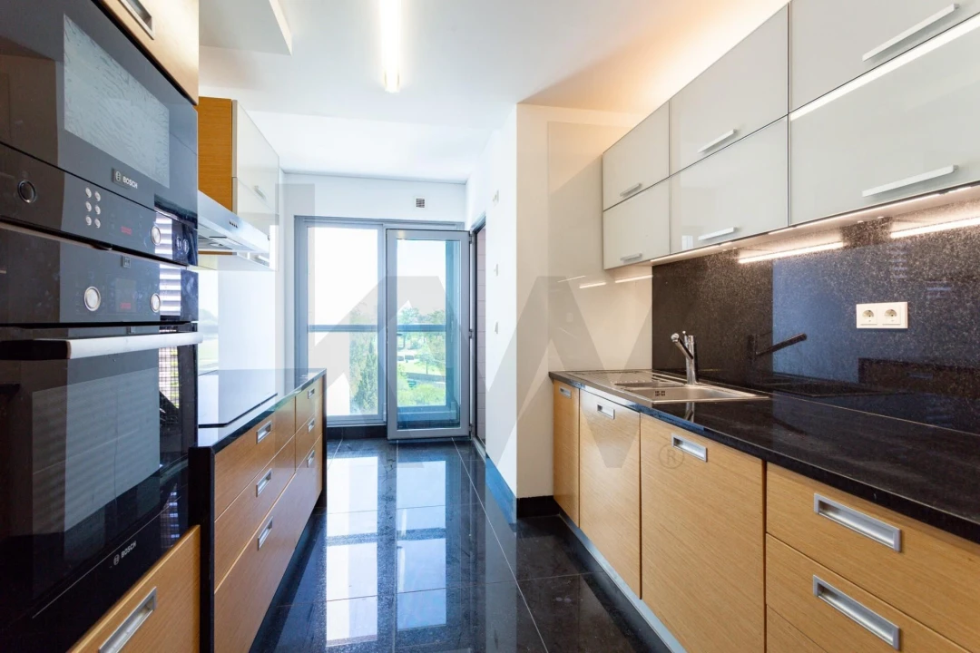 Apartamento T3 para Arrendamento em Alvalade Foto 26