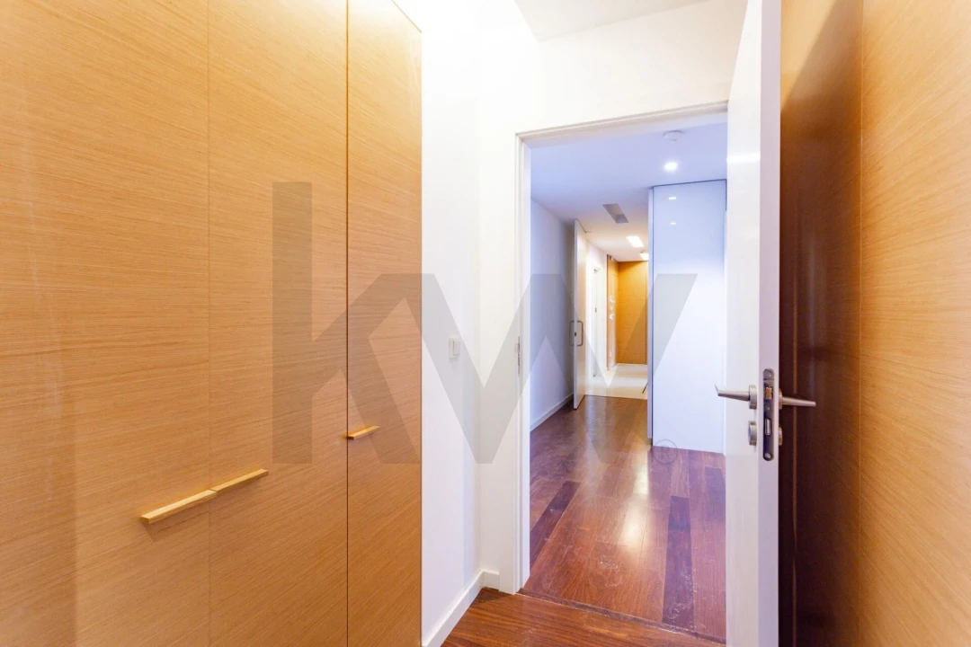 Apartamento T3 para Arrendamento em Alvalade Foto 19