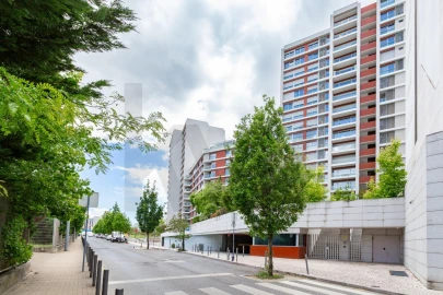 Apartamento T3 para Arrendamento em Alvalade