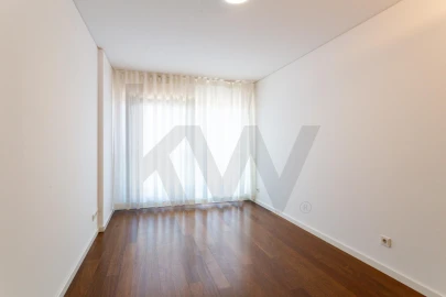 Apartamento T3 para Arrendamento em Alvalade
