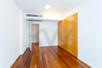 Apartamento T3 para Arrendamento em Alvalade