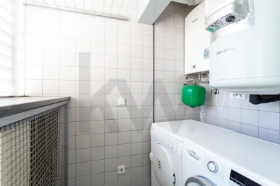 Apartamento T3 para Arrendamento em Alvalade