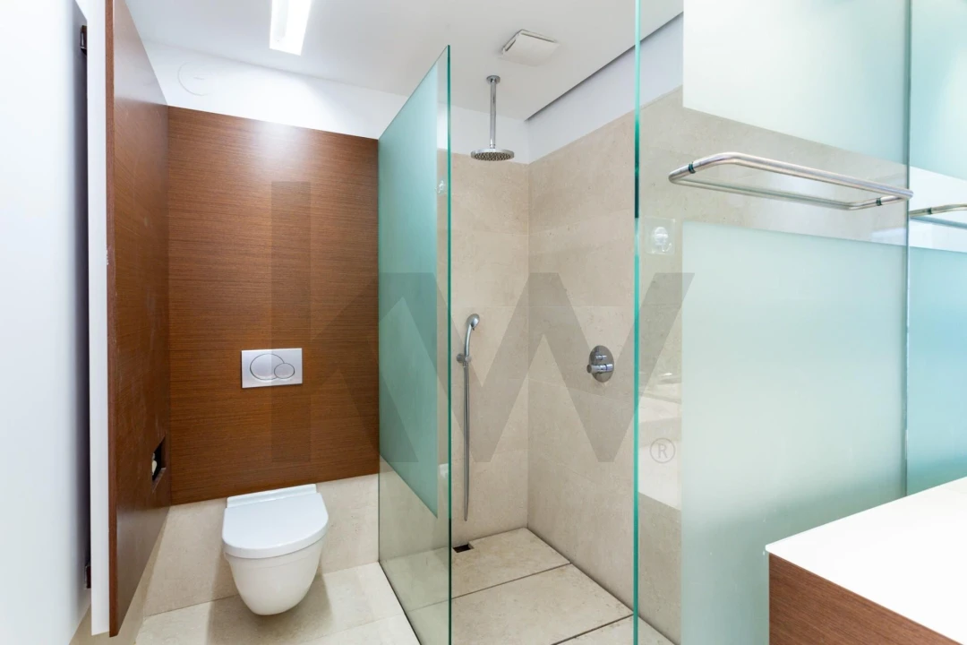 Apartamento T3 para Arrendamento em Alvalade Foto 11