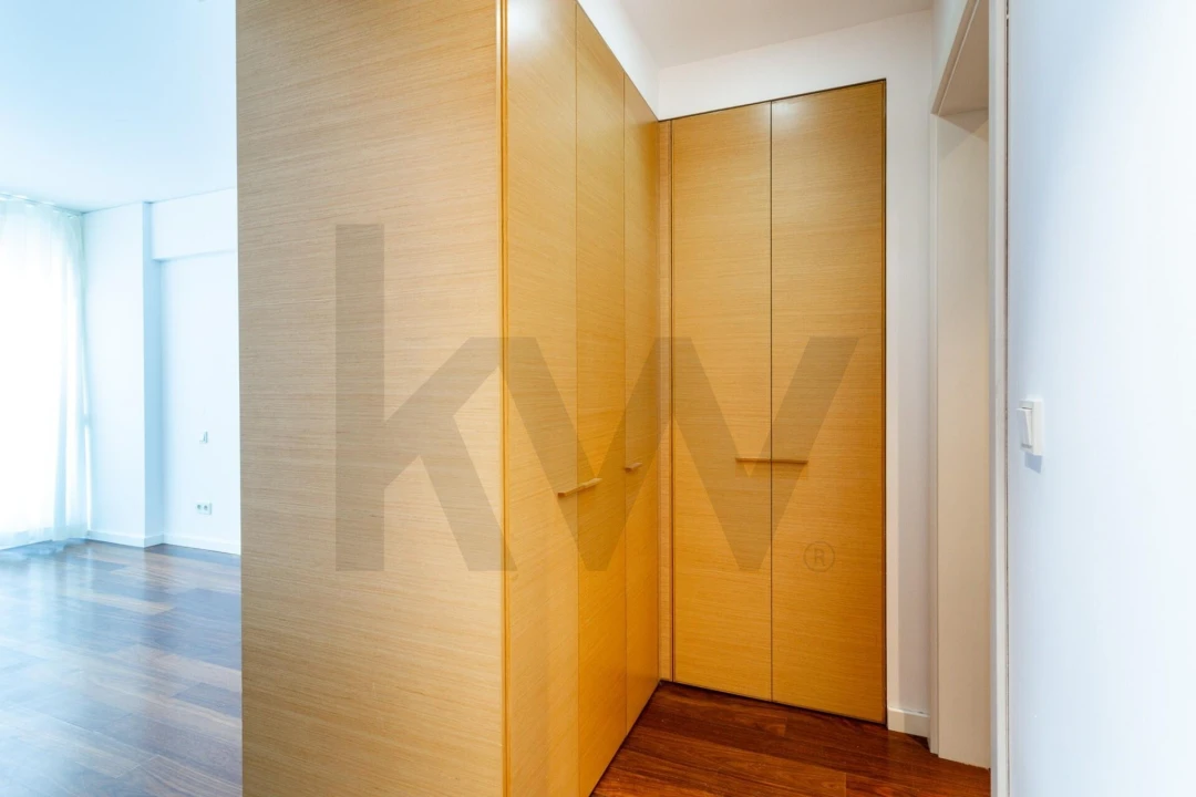 Apartamento T3 para Arrendamento em Alvalade Foto 13