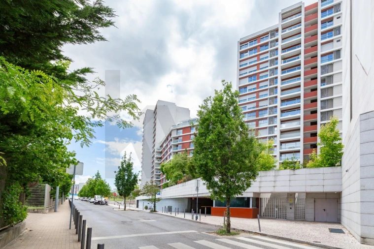Apartamento T3 para Arrendamento em Alvalade Foto 44