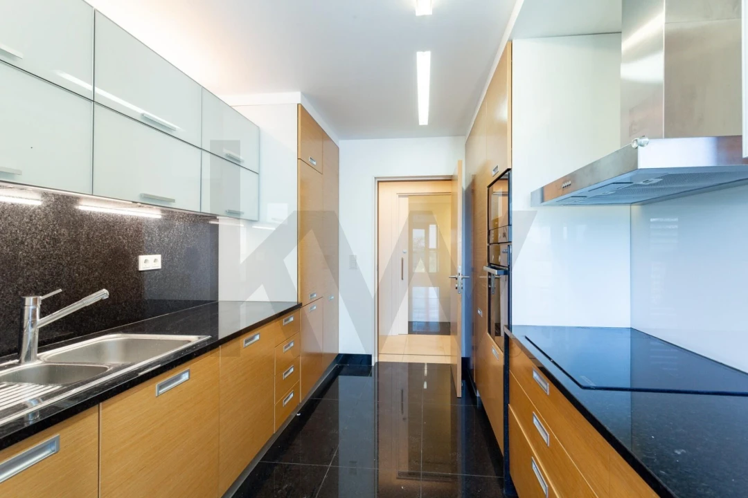 Apartamento T3 para Arrendamento em Alvalade Foto 28