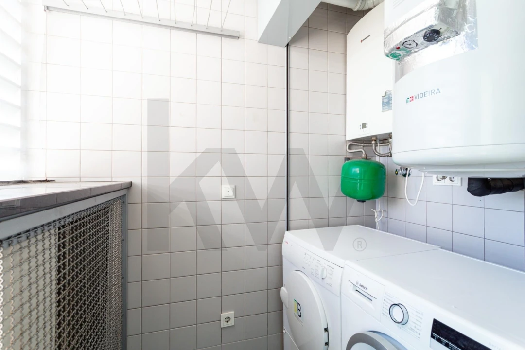 Apartamento T3 para Arrendamento em Alvalade Foto 31