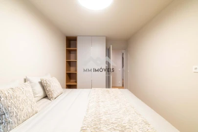 Apartamento T4 para Venda em Santa Marinha