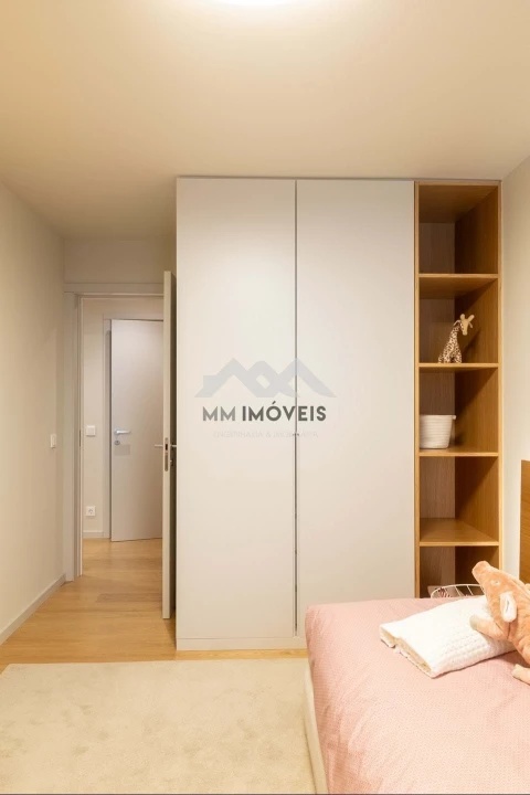 Apartamento T4 para Venda em Santa Marinha