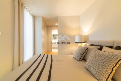 Apartamento T4 para Venda em Santa Marinha