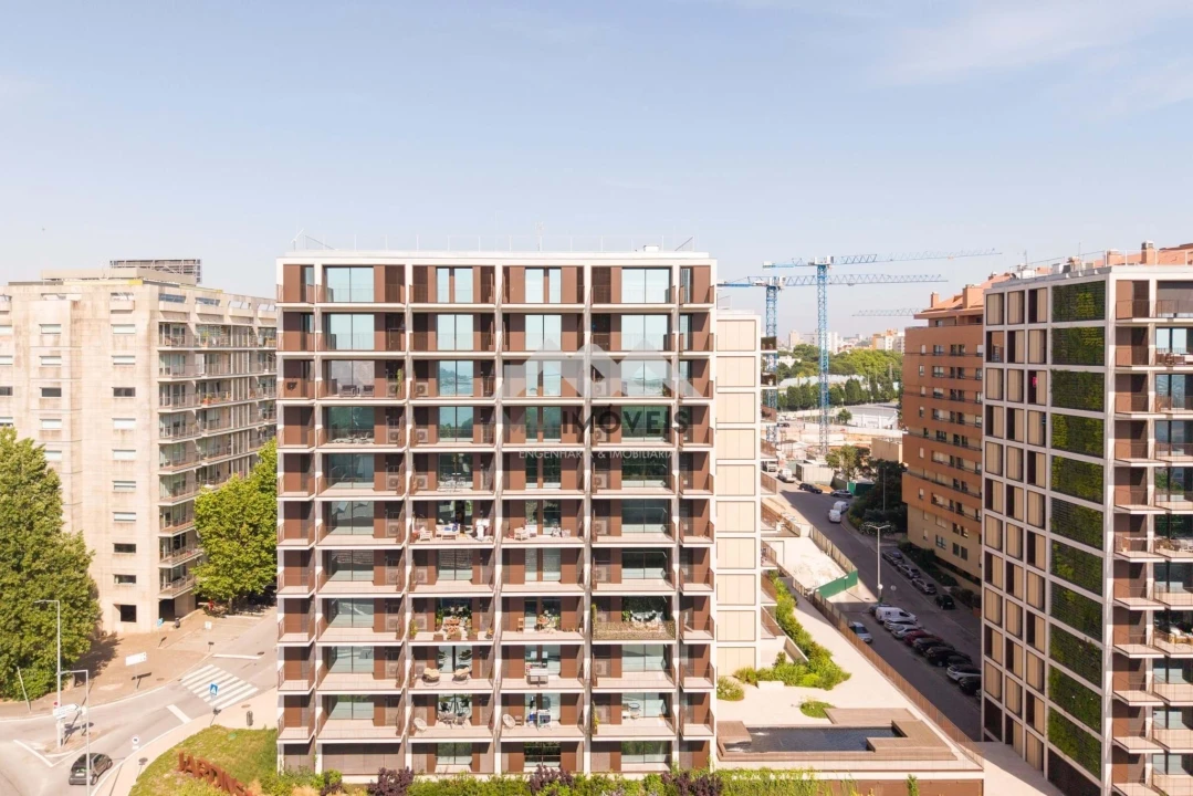 Apartamento T4 para Venda em Santa Marinha Foto 2