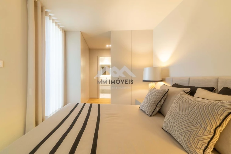 Apartamento T4 para Venda em Santa Marinha Foto 10