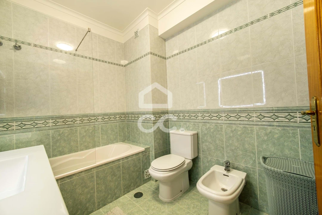 Apartamento T2 para Venda em Cacém e São Marcos Foto 16