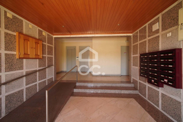 Apartamento T2 para Venda em Cacém e São Marcos Foto 30