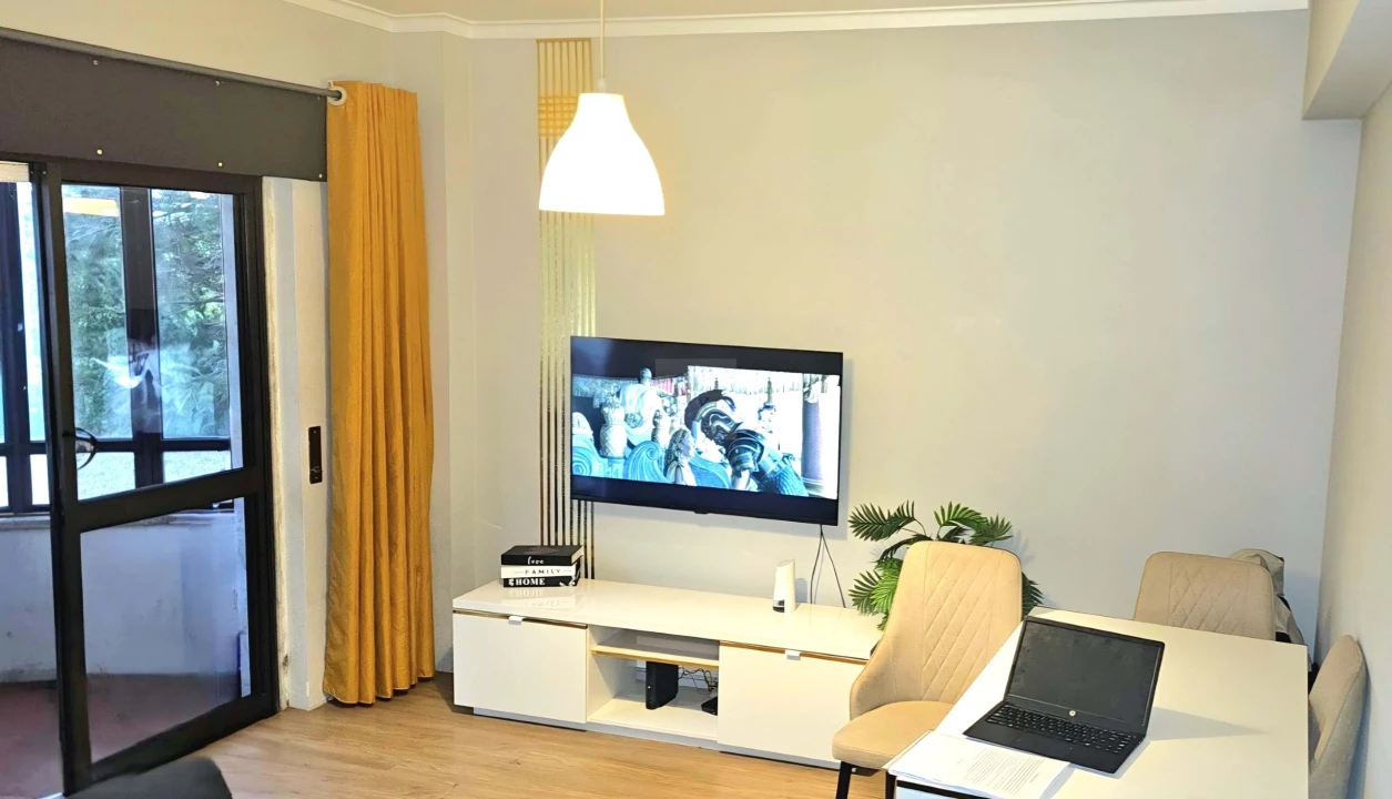 Apartamento T2 para Venda em Rio de Mouro Foto 1