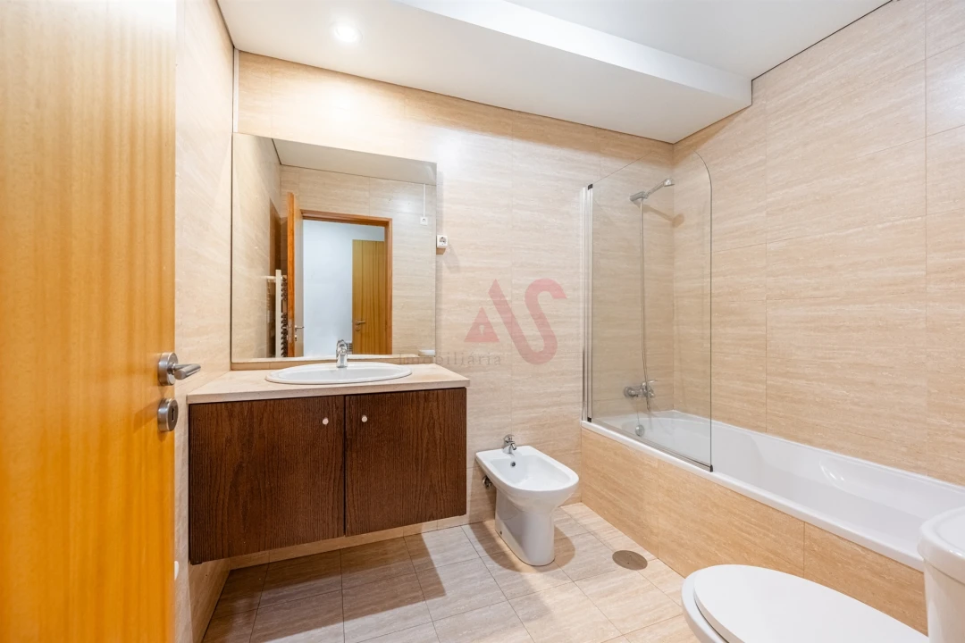 Apartamento T3 para Venda em Candoso Santiago e Mascotelos Foto 16