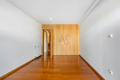 Apartamento T3 para Venda em Candoso Santiago e Mascotelos