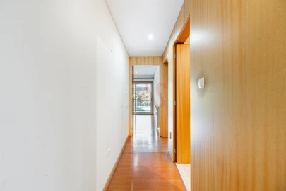 Apartamento T3 para Venda em Candoso Santiago e Mascotelos