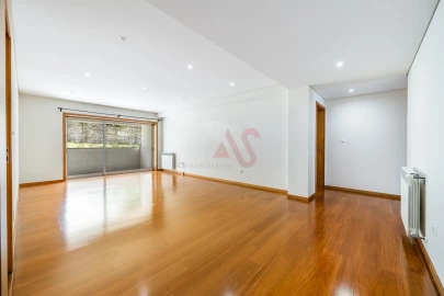 Apartamento T3 para Venda em Candoso Santiago e Mascotelos