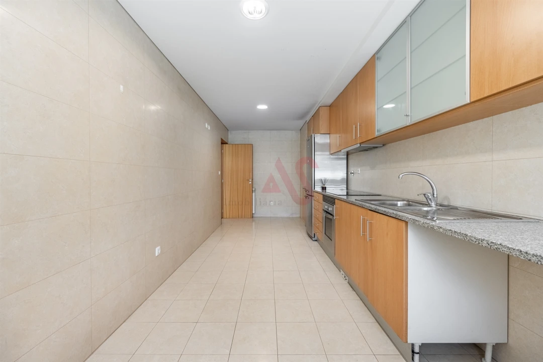 Apartamento T3 para Venda em Candoso Santiago e Mascotelos Foto 10