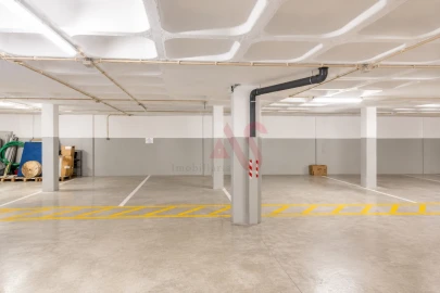 Garagem para Arrendamento em Ermesinde