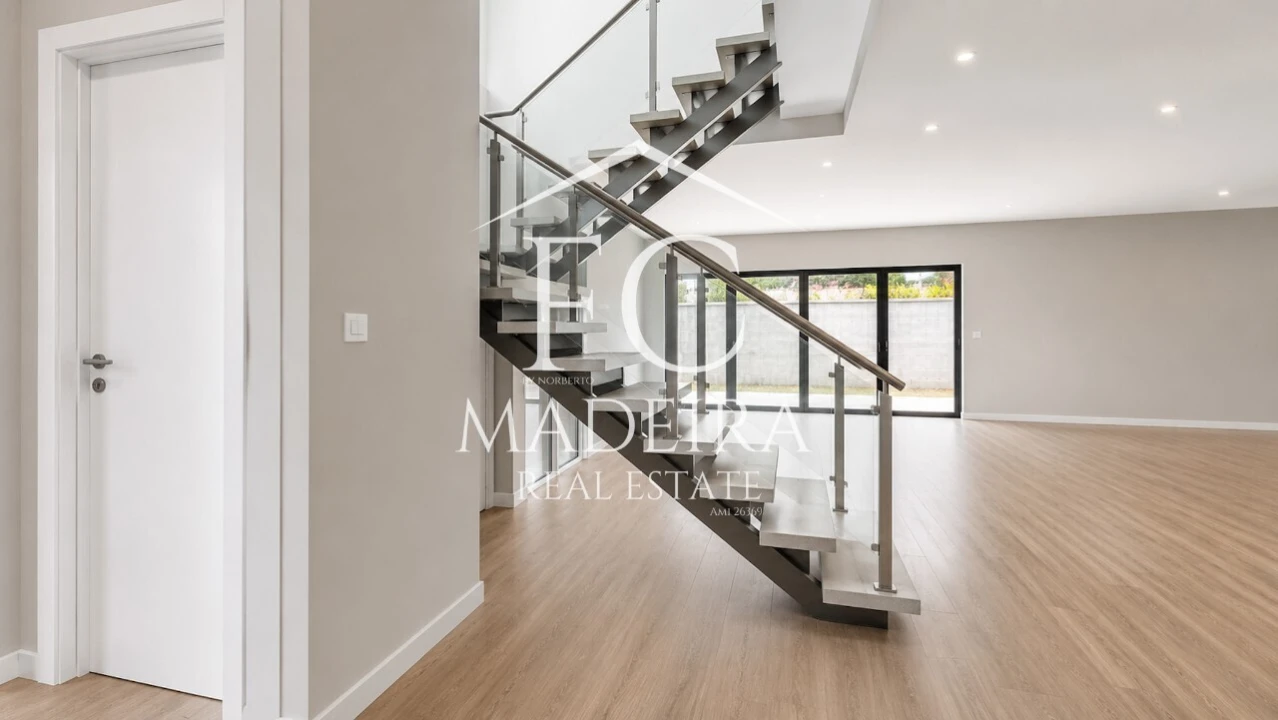 Moradia T3 para Venda em São Roque Foto 9