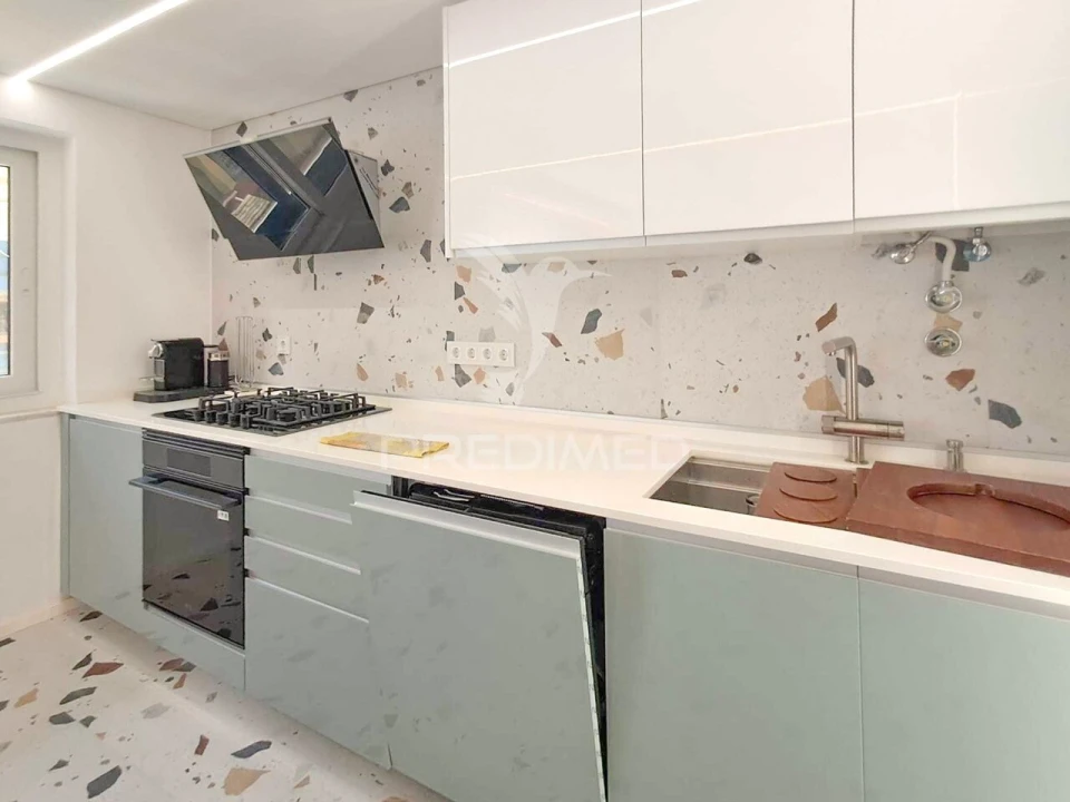 Apartamento T2 para Venda em Caparica e Trafaria Foto 2