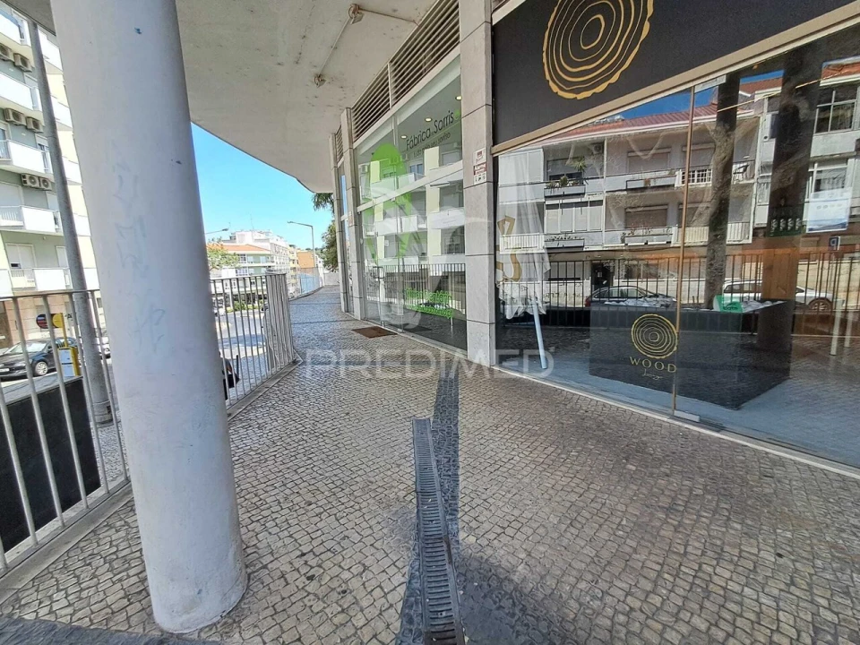 Loja para Trespasse em Almada, Cova da Piedade, Pragal e Cacilhas Foto 31