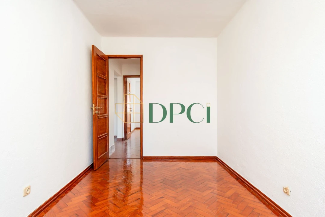 Apartamento T2 para Venda em Benfica Foto 23