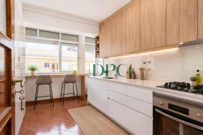 Apartamento T2 para Venda em Benfica