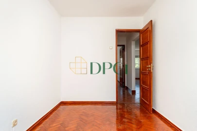 Apartamento T2 para Venda em Benfica