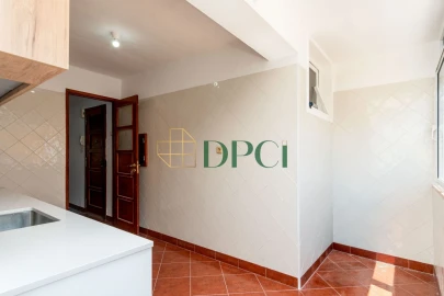 Apartamento T2 para Venda em Benfica