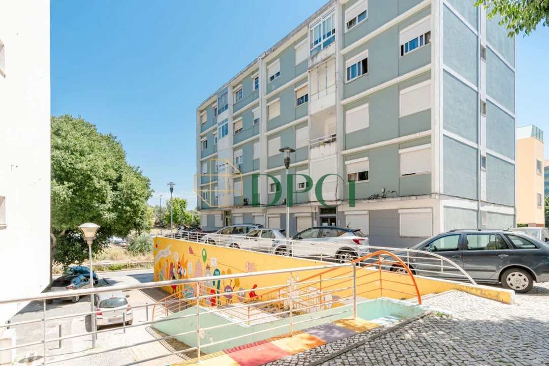 Apartamento T2 para Venda em Benfica Foto 24