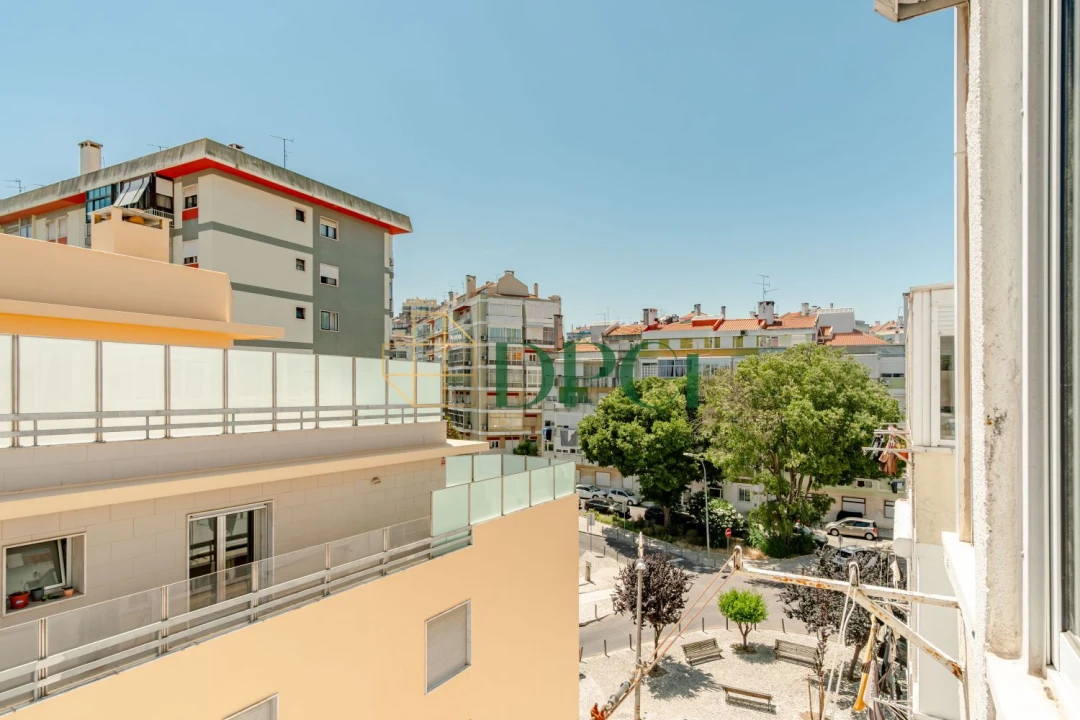 Apartamento T2 para Venda em Benfica Foto 4