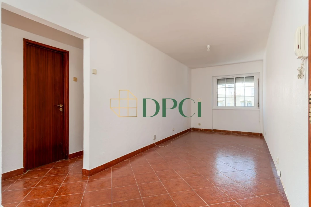 Apartamento T2 para Venda em Benfica Foto 8
