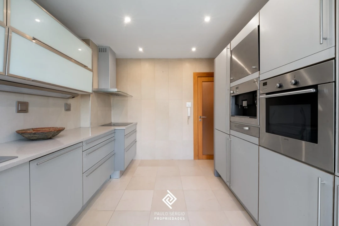 Apartamento T3 para Venda em Mafamude e Vilar do Paraíso Foto 1