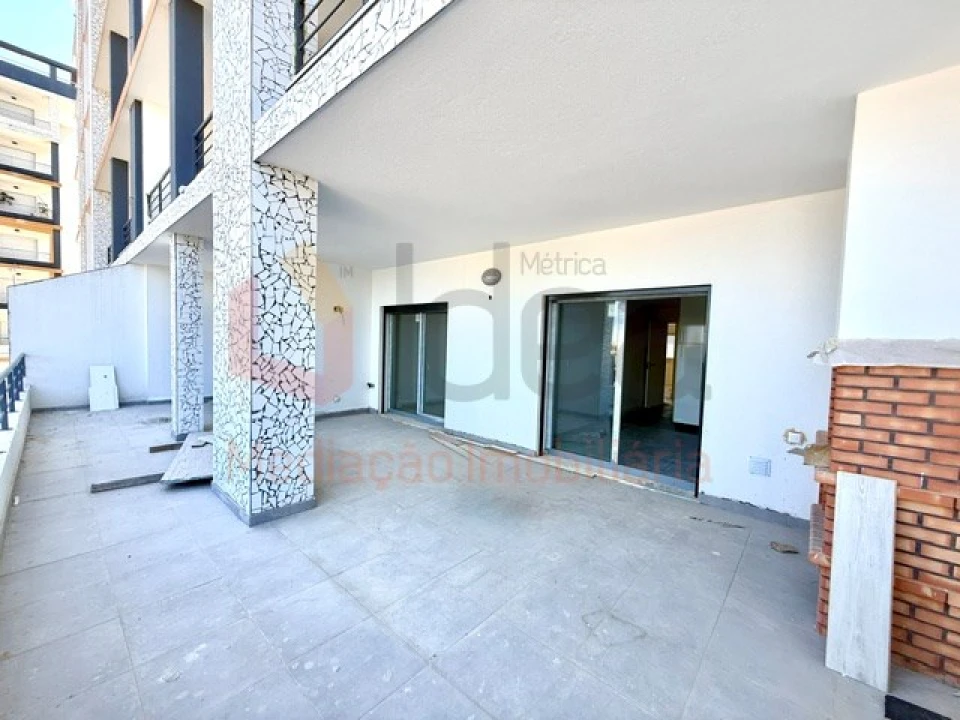 Apartamento T3 para Venda em Seixal, Arrentela e Aldeia de Paio Pires Foto 1